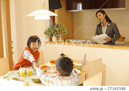 朝食シーン 27162586