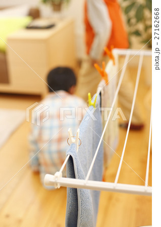 洗濯物と兄弟 27162668