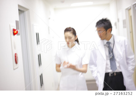 医師と看護師 27163252