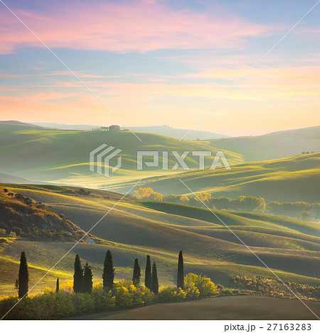 Unique Sundown tuscany landscape 27163283
