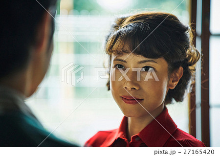昭和イメージ　女性　主婦　妻 27165420