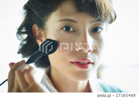 昭和 日常 お化粧をする女性 昭和 日常 お化粧をする女性 27165469