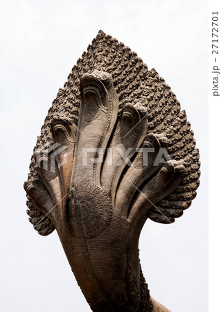 アンコール・ワット西参道の修復されたナーガ像 27172701