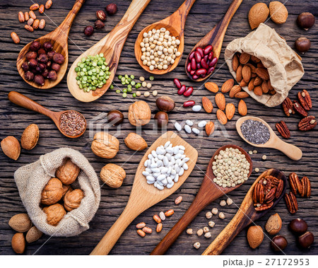 Various legumes and different kinds of nutshells . 27172953