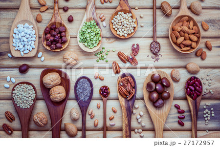 Various legumes and different kinds of nutshells . 27172957