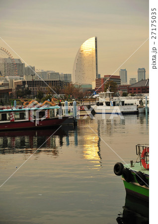夕暮れの横浜 27175035