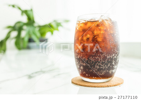 Iced cola glass 27177110