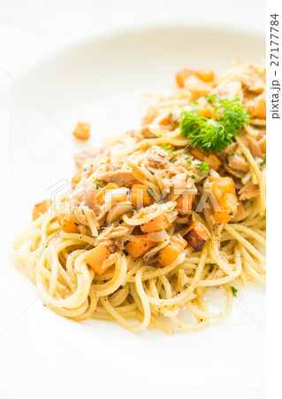 Tuna spaghetti Tuna spaghetti 27177784
