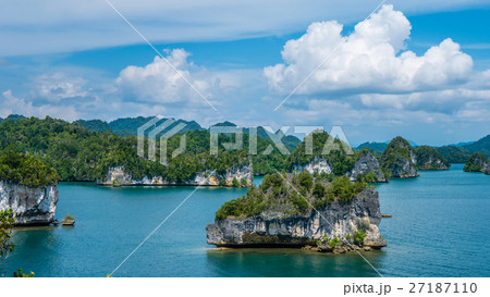 Rocks Landscape, Kabui Bay near Waigeo Raja Ampat 27187110
