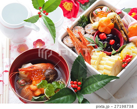 おしゃれなおせち料理とお雑煮 27198738