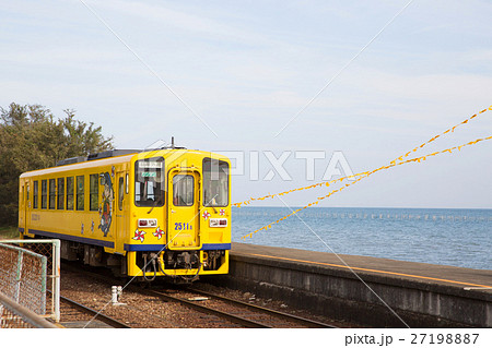 青空と海と島原鉄道 27198887