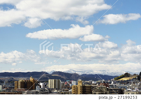 仙台市太白区長町南西多賀八木山方面晴天の街並みと雪景色の蔵王山 仙台市太白区長町南西多賀八木山方面晴天の街並みと雪景色の蔵王山 27199253