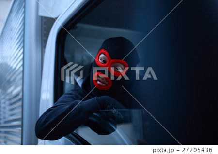 犯罪者 (男性 オレオレ詐欺 振り込め詐欺 容疑者 犯人 詐欺 トラック ドライバー 運転手) 27205436