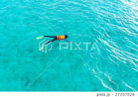 Snorkeling in tropical Maldives island . Snorkeling in tropical Maldives island . 27207026