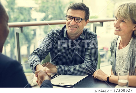 Business Discussion Talking Deal Concept 27209927