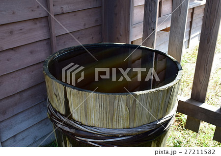 木製の桶 27211582