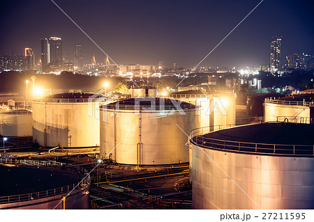 Night view oil tanks 27211595