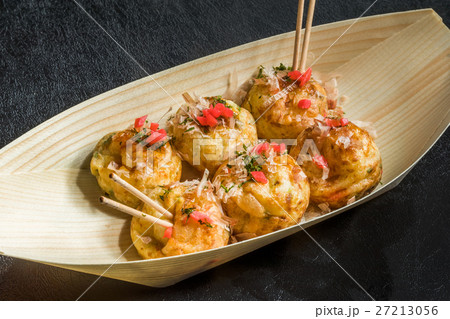 たこ焼き　octopus dough balls Takoyaki japanese food 27213056