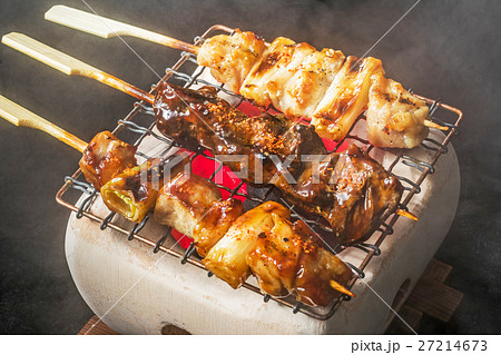 炭火焼の焼き鳥 yakitori 炭火焼の焼き鳥 yakitori 27214673