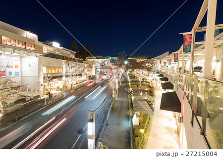 名古屋市千種区星ヶ丘都市風景　星ヶ丘テラスイルミネーション　歩道橋から 27215004