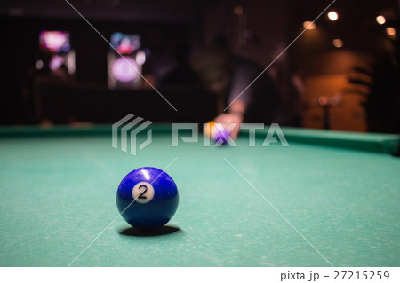 ビリヤード 27215259