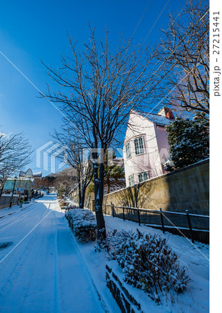 函館元町大三坂を照らす冬の朝日の写真素材