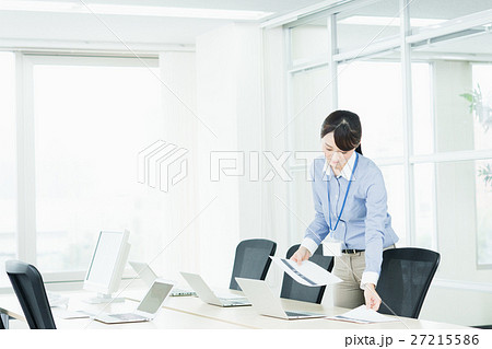 ビジネスウーマン 27215586
