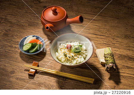 お茶漬けセット　 boiled rice with tea japanese food 27220916