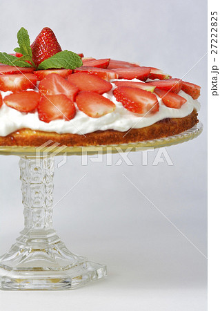 Strawberry Cake Strawberry Cake 27222825