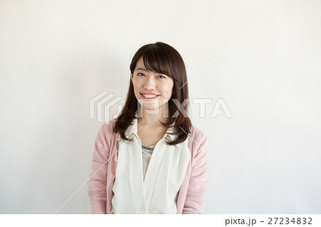 笑顔がかわいい20代女性 笑顔がかわいい20代女性 27234832