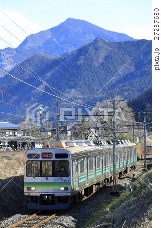 秩父鉄道と武甲山 27237630
