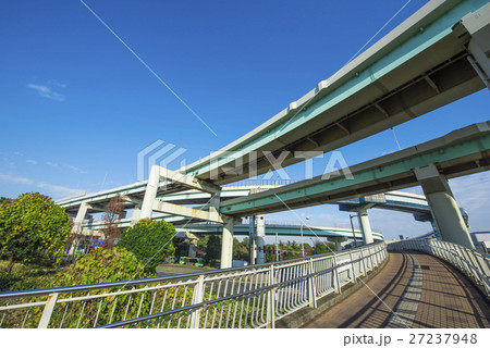 青空と首都高速 27237948