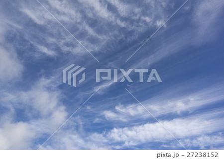 流れる白い雲と晴天快晴青空の背景イメージ完成予想図パース素材横 流れる白い雲と晴天快晴青空の背景イメージ完成予想図パース素材横 27238152