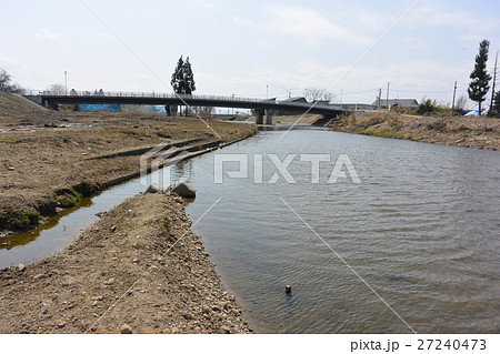 南陽市を流れる吉野川 27240473
