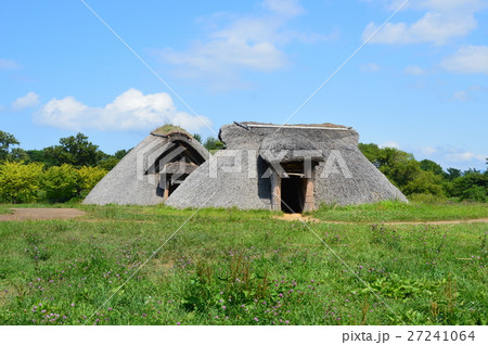 茅葺き竪穴式住居（三内丸山遺跡／青森県青森市大字三内字丸山） 27241064