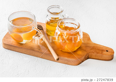 蜂蜜のハーブドリンク　hot drink of honey and the kumquat 27247839