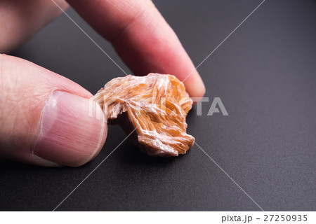 石（正確な名称は不明） 27250935