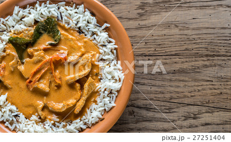 Thai panang curry with mix of white and wild rice 27251404