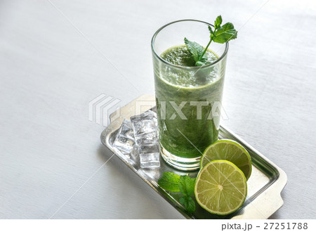Green smoothie 27251788