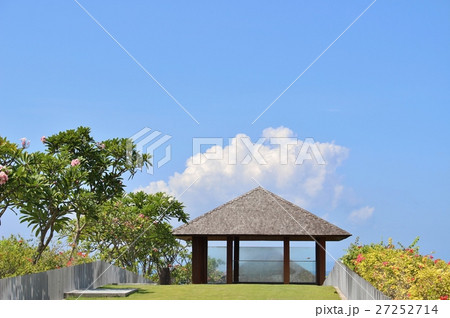 バリ、サヌ－ルの青空 27252714