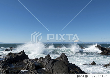 荒崎の磯と富士山 27253192