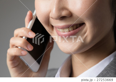 電話をかける女性、通話、会話 27253669