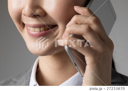 電話をかける女性、通話、会話 27253670