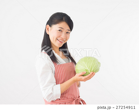 キャベツを持つ女性 キャベツを持つ女性 27254911