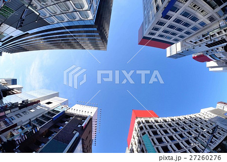 銀座五丁目のビル群を見上げる 銀座五丁目のビル群を見上げる 27260276