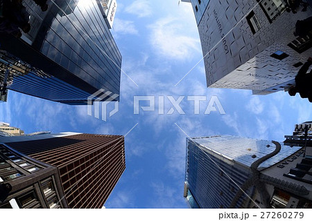 銀座のビルを見上げる 銀座のビルを見上げる 27260279