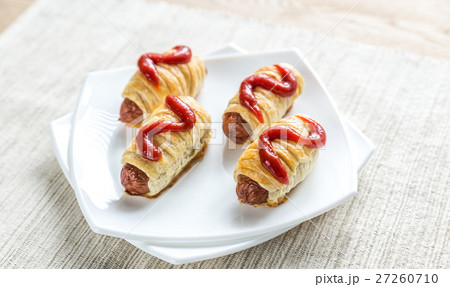 Sausage rolls 27260710