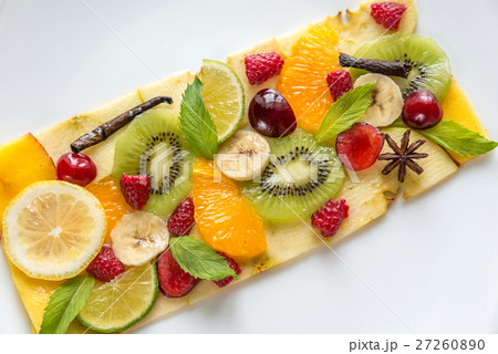 Fruit and berry carpaccio Fruit and berry carpaccio 27260890