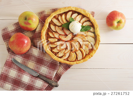 Apple tart with a scoop of ice cream Apple tart with a scoop of ice cream 27261752