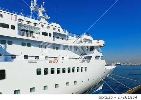 大桟橋に停泊中の客船ぱしふぃっくびいなす 大桟橋に停泊中の客船ぱしふぃっくびいなす 27261854